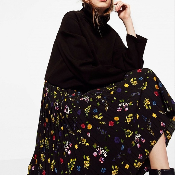 ⭐️HP⭐️ NWOT Zara Floral Pleated Midi Skirt - Picture 2 of 10